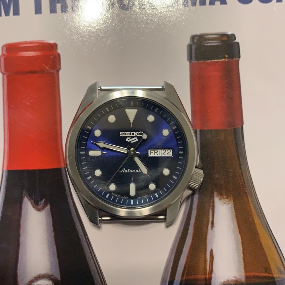 Seiko 5 beautiful blue dial - Picture 4 of 12